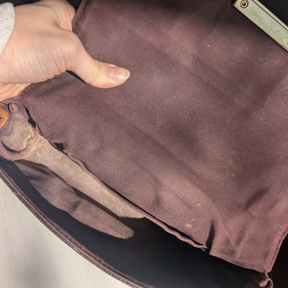 Louis Vuitton PM Favorite Monogram Shoulder Bag - Picture 14 of 16